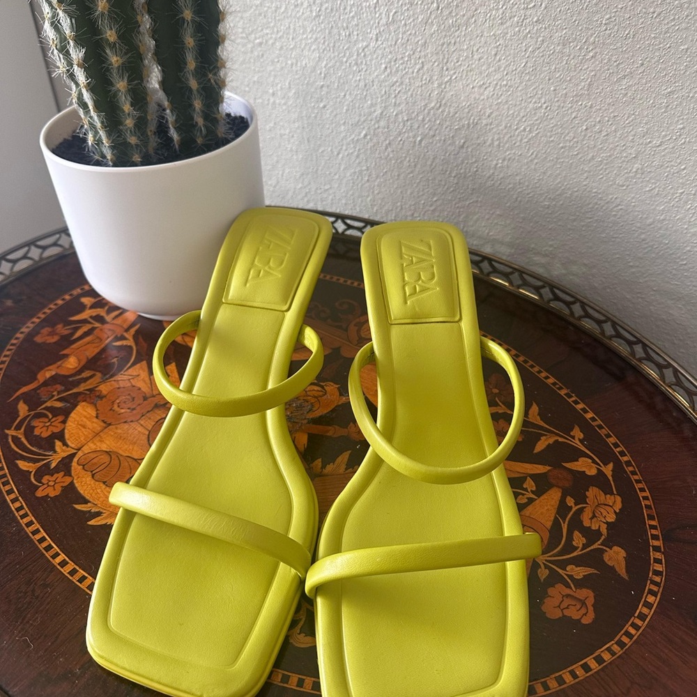 Zara Women's Yellow Sandals